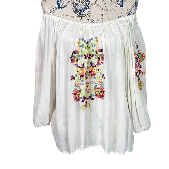 EMBROIDERED Off Shoulder Blouse - Picture 5 of 8